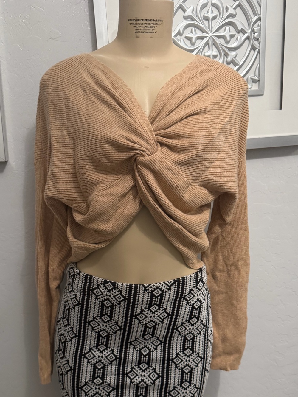 debut Twist Front Cropped Sweater in Light Beige